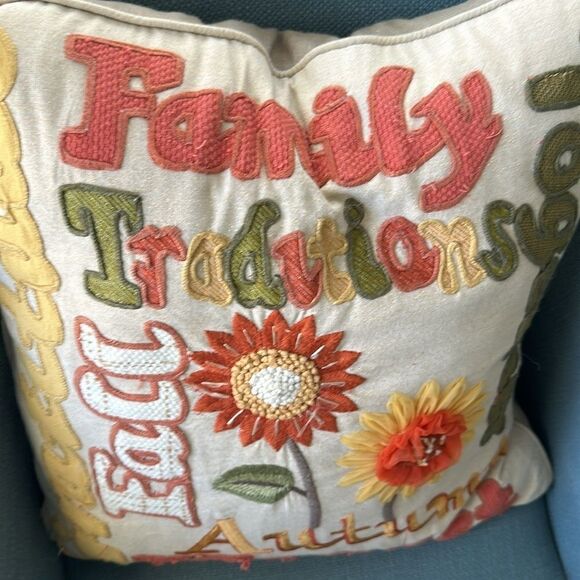 Envogue Feather Down Graphic Accent Pillow 22”x22” - Picture 2 of 6